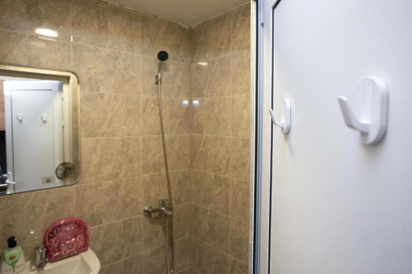 Smart - Work, Relax & Park With Ease Apartment